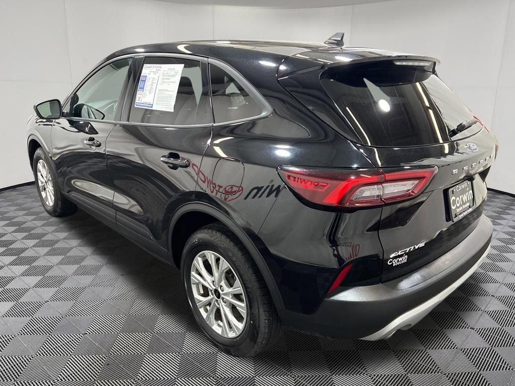 Used 2025 Ford Escape Active AWD/4WD image 9