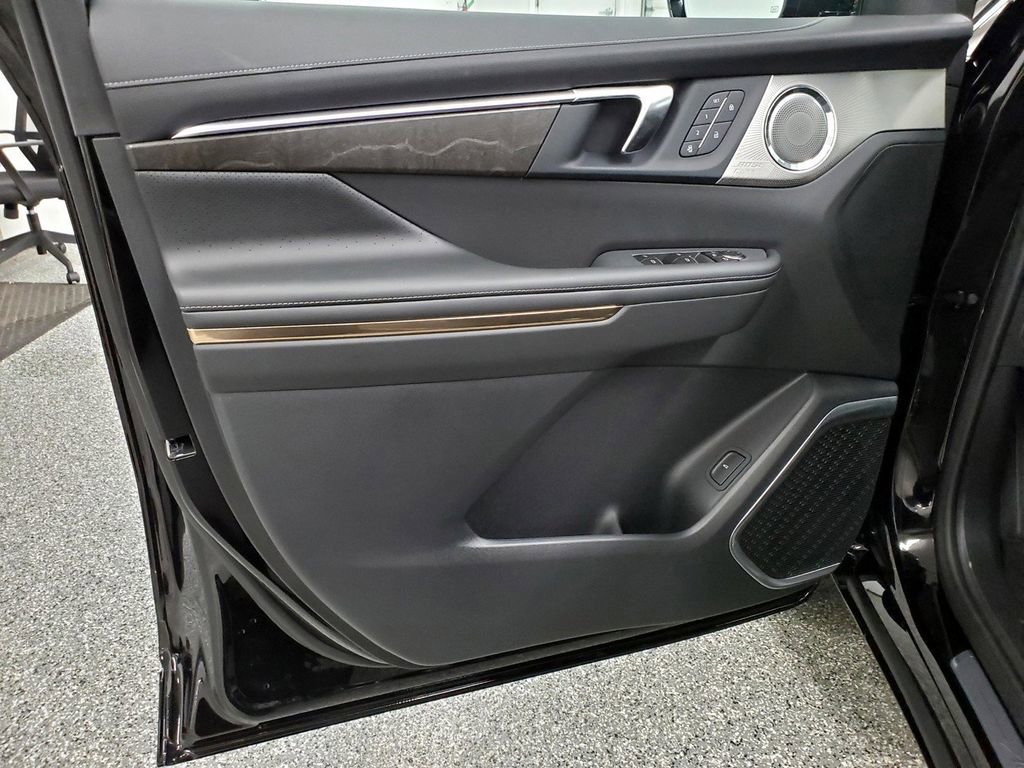 New 2026 Buick Enclave Avenir w/ Super Cruise Package image 12