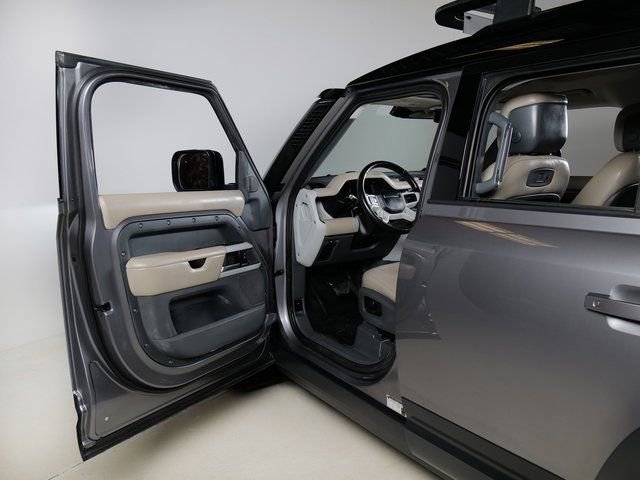 Used 2020 Land Rover Defender 110 HSE AWD/4WD image 24