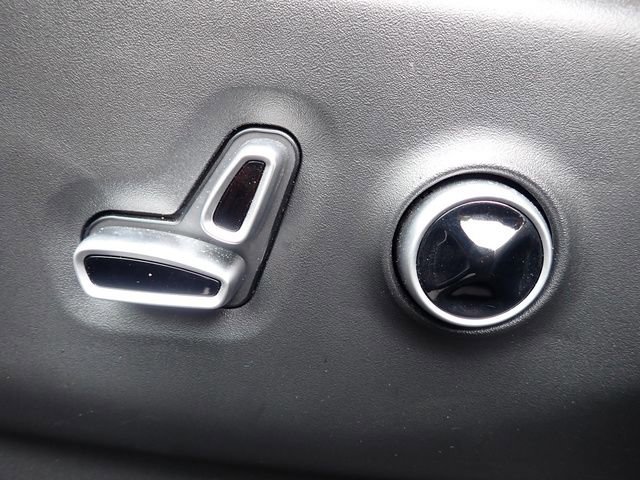 Used 2023 Chrysler Pacifica Pinnacle FWD image 21