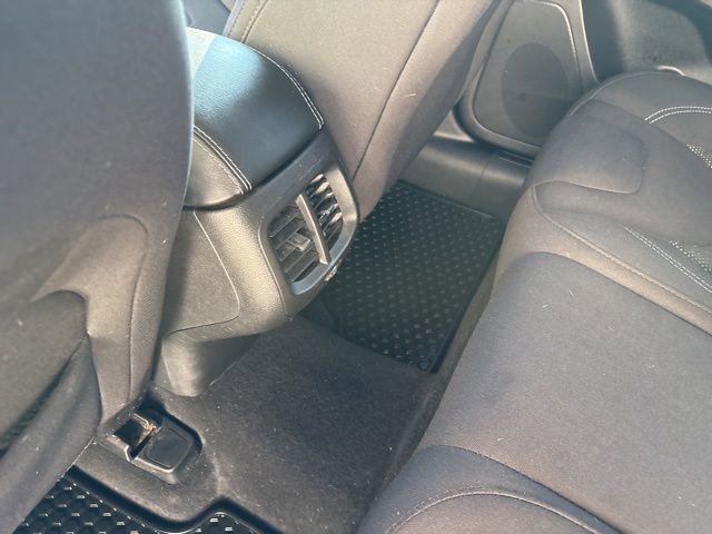 Used 2019 Jeep Cherokee Latitude w/ Cold Weather Group image 30