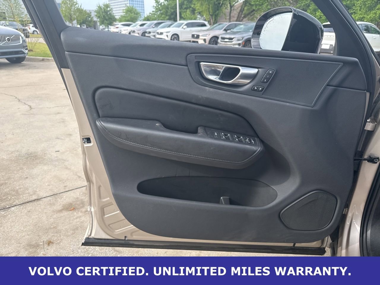 Certified 2025 Volvo XC60 B5 Plus image 17