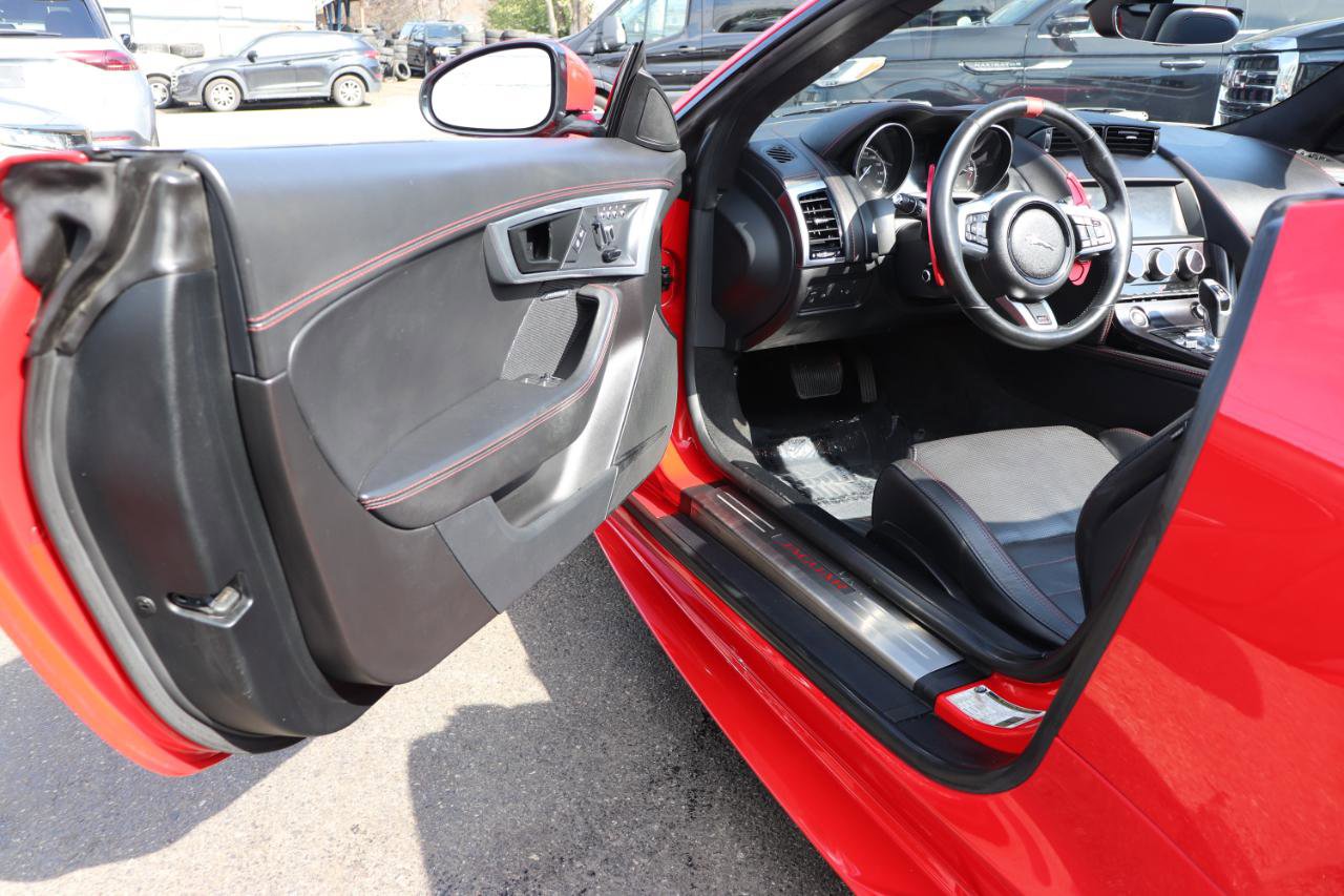 Used 2020 Jaguar F-TYPE Checkered Flag image 10
