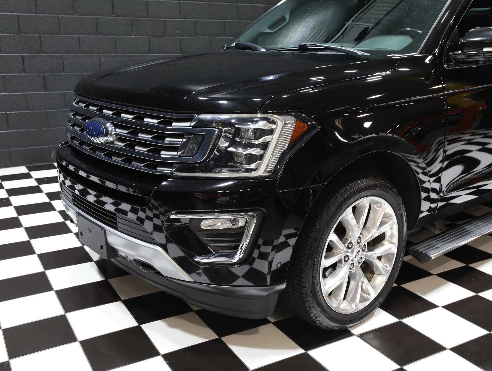 Used 2018 Ford Expedition Max Limited w/ Equipment Group 302A image 6