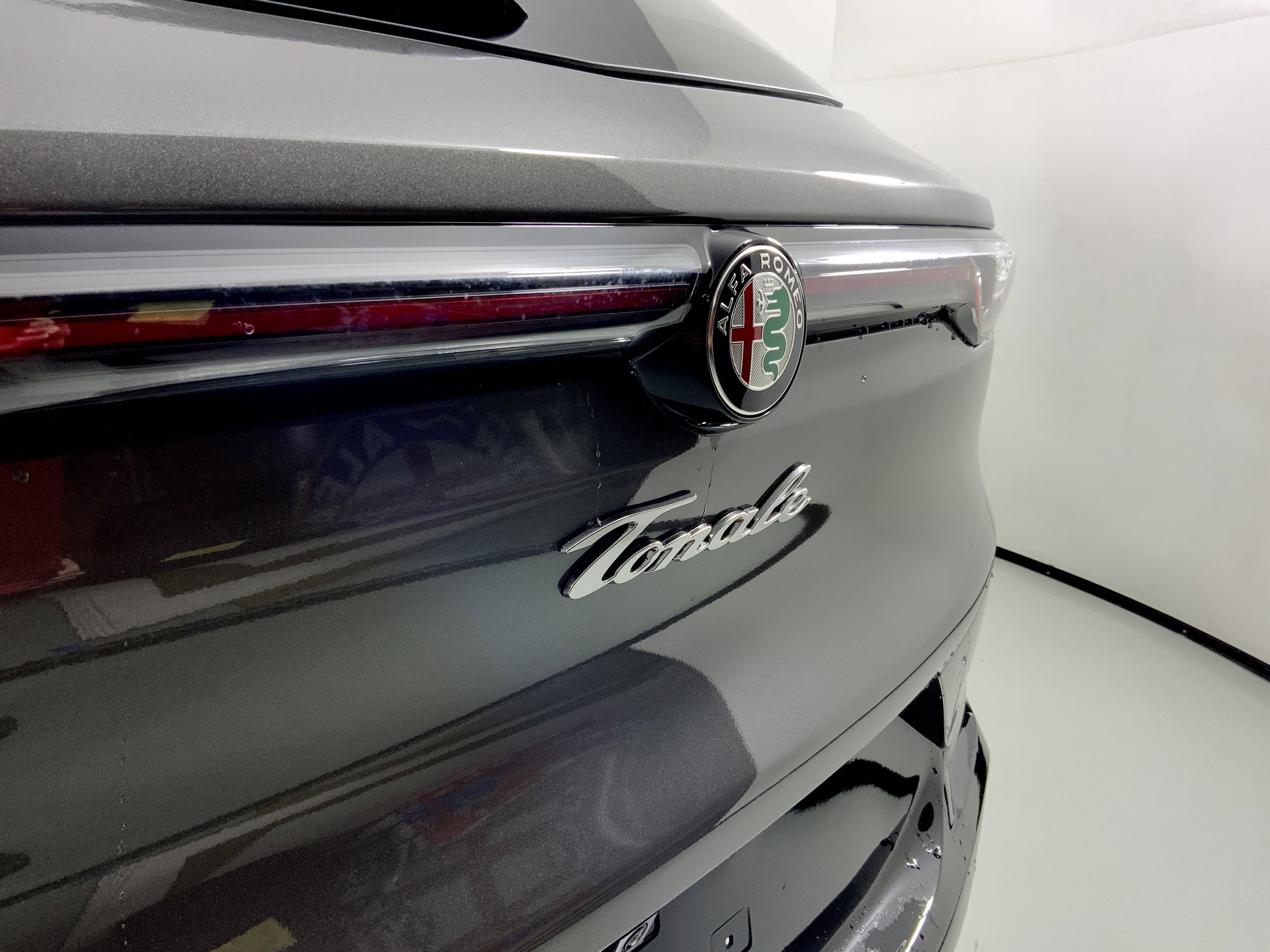 New 2025 Alfa Romeo Tonale w/ Premium Package AWD/4WD image 14