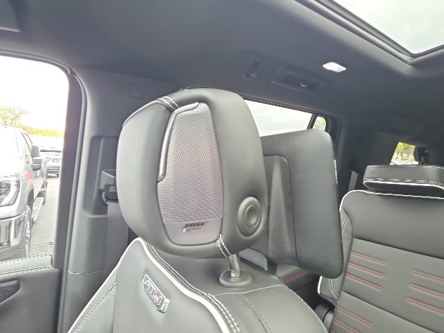 Used 2025 GMC Yukon AT4 Ultimate AWD/4WD image 30