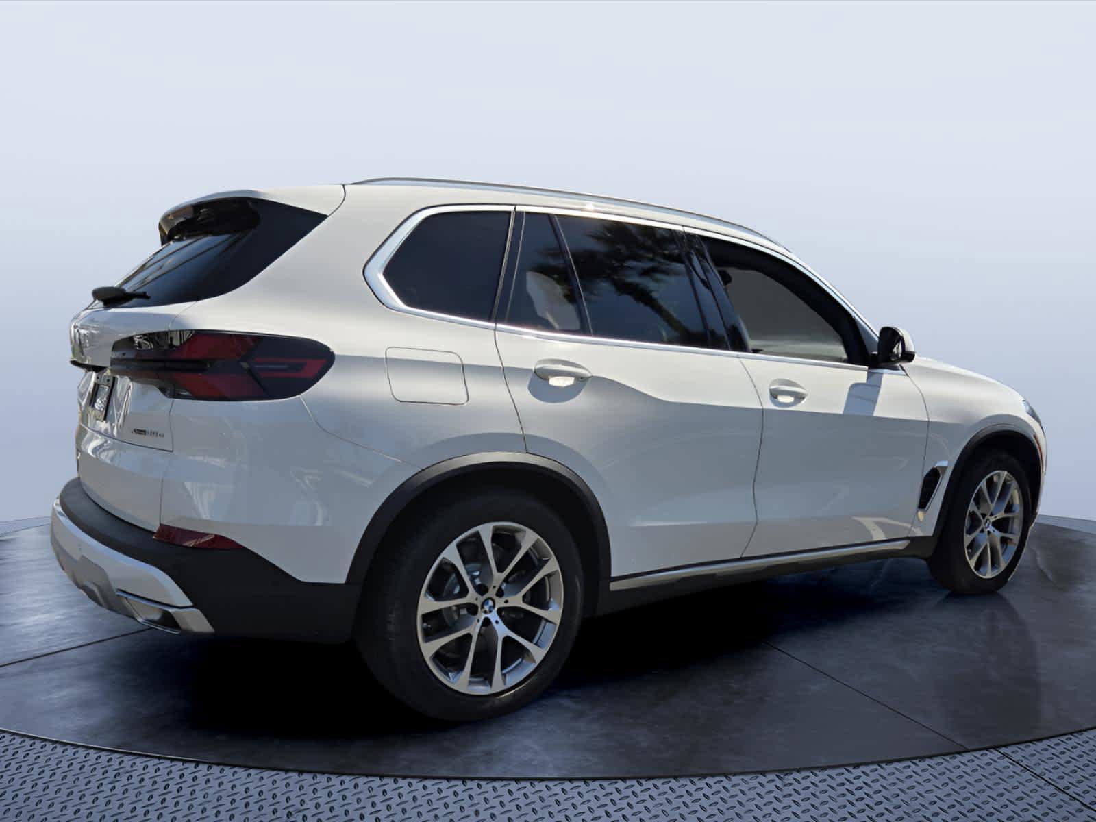 Certified 2026 BMW X5 xDrive50e image 5