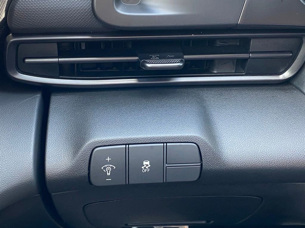 Used 2025 Hyundai Elantra Sport image 10