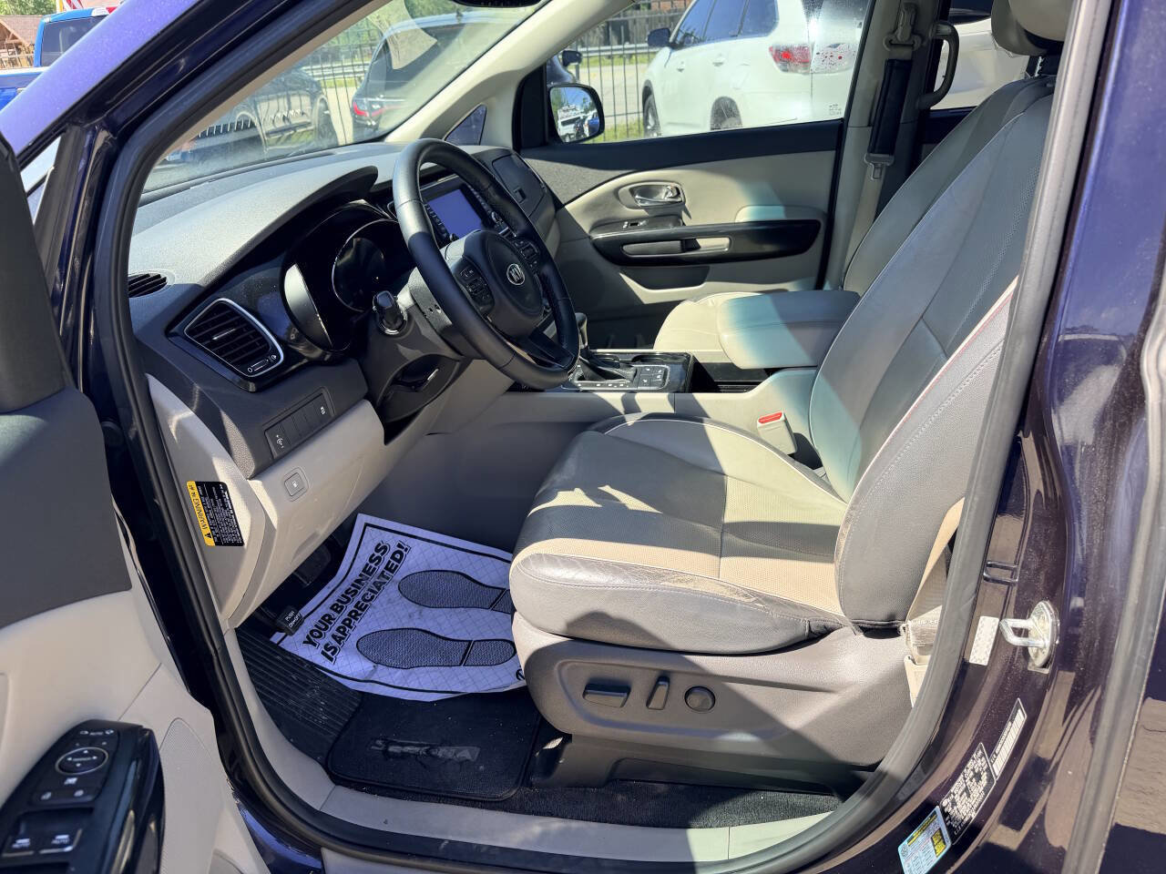 Used 2018 Kia Sedona EX image 11