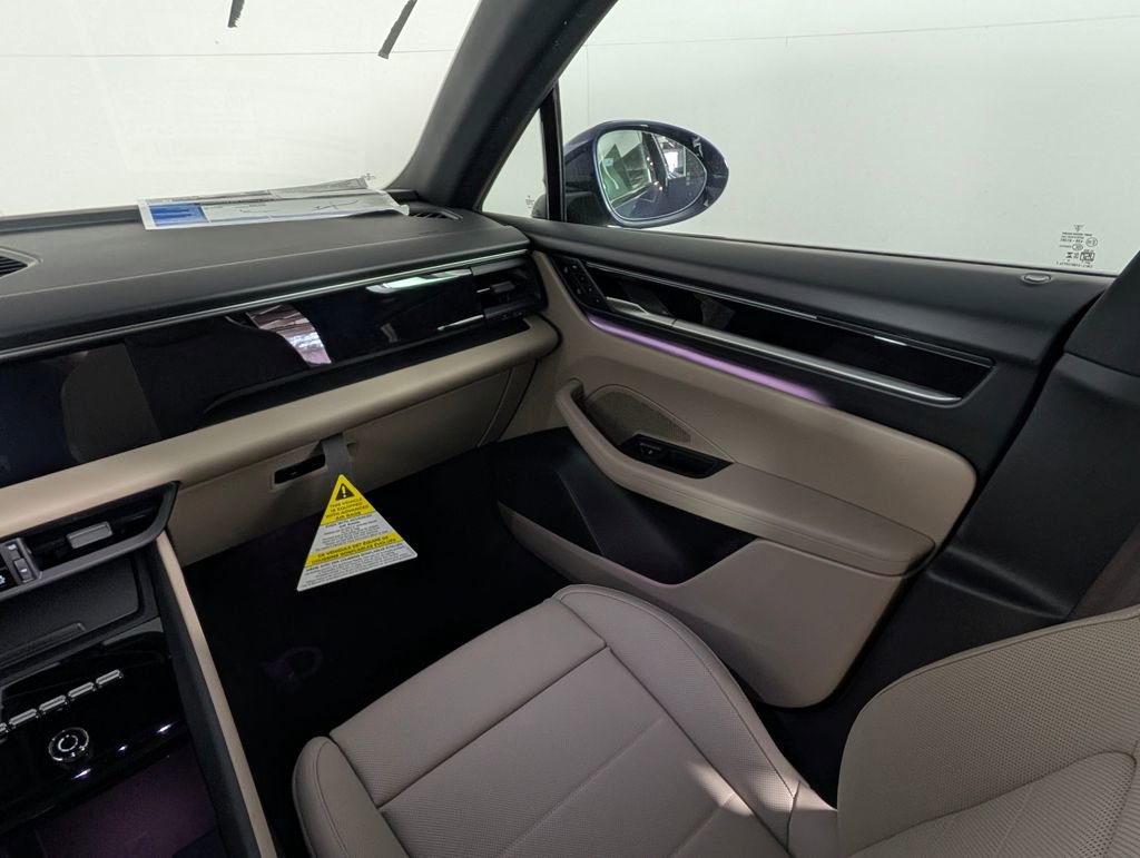 New 2026 Porsche Macan 4 Electric image 23