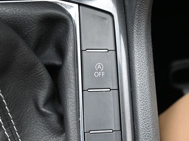 Used 2022 Volkswagen Tiguan SE image 25