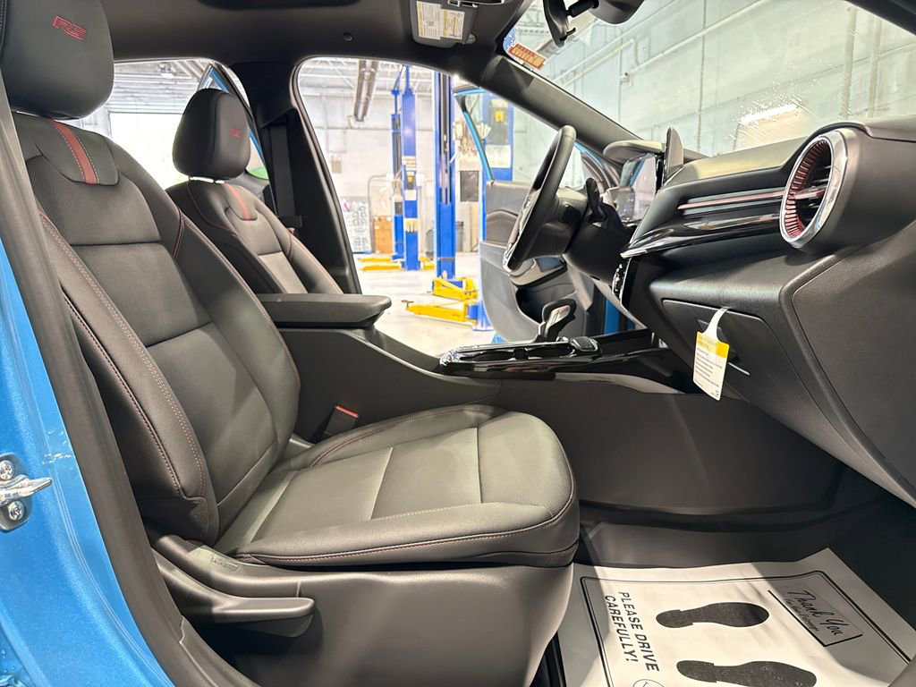 New 2026 Chevrolet Trax RS w/ Sunroof Package FWD image 33