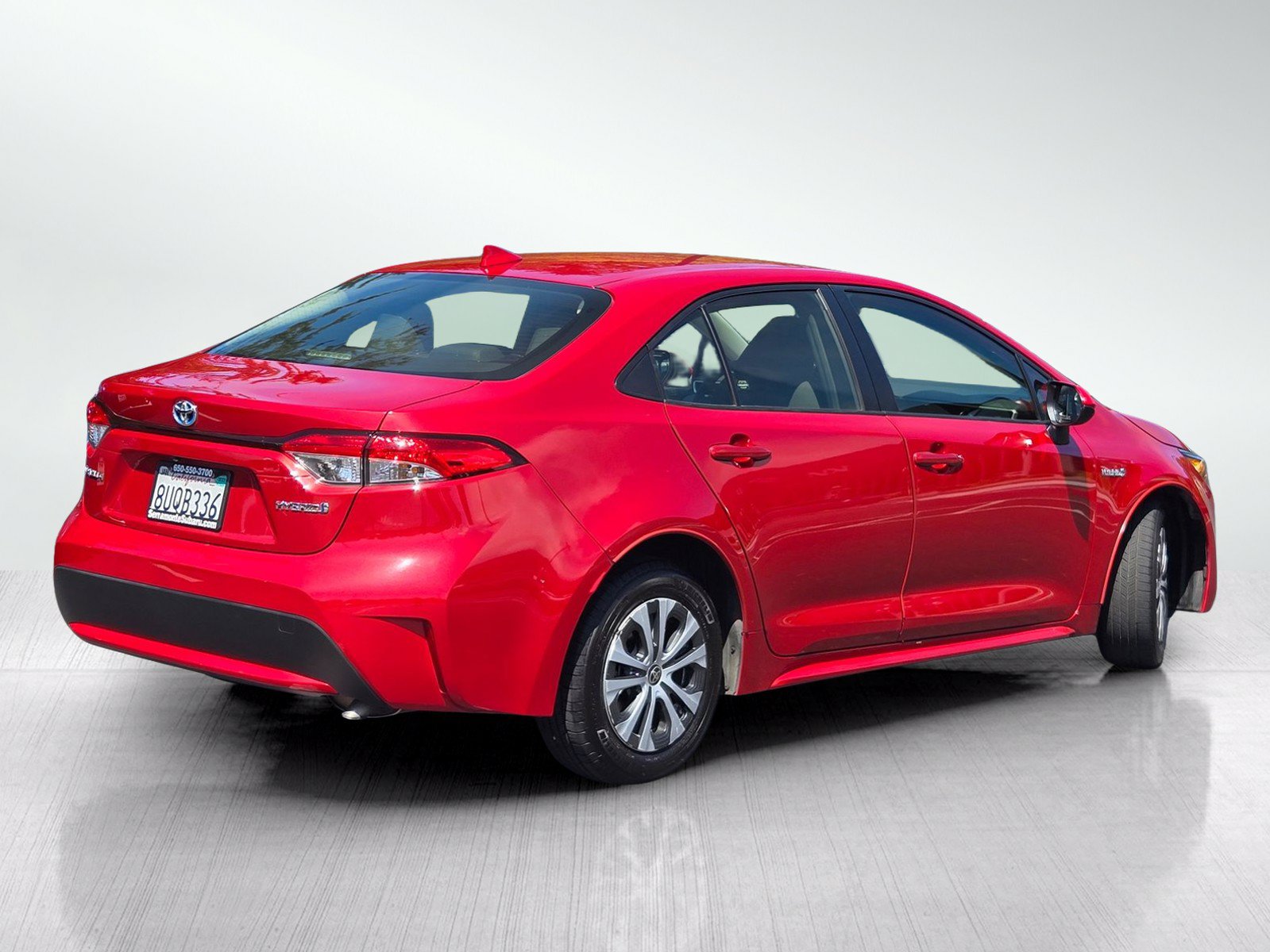 Used 2021 Toyota Corolla LE w/ Carpet Mat Package (TMS) FWD image 4
