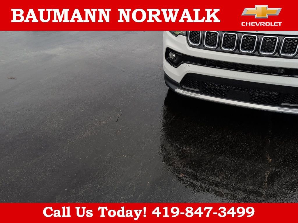 Used 2023 Jeep Compass Limited AWD/4WD image 2