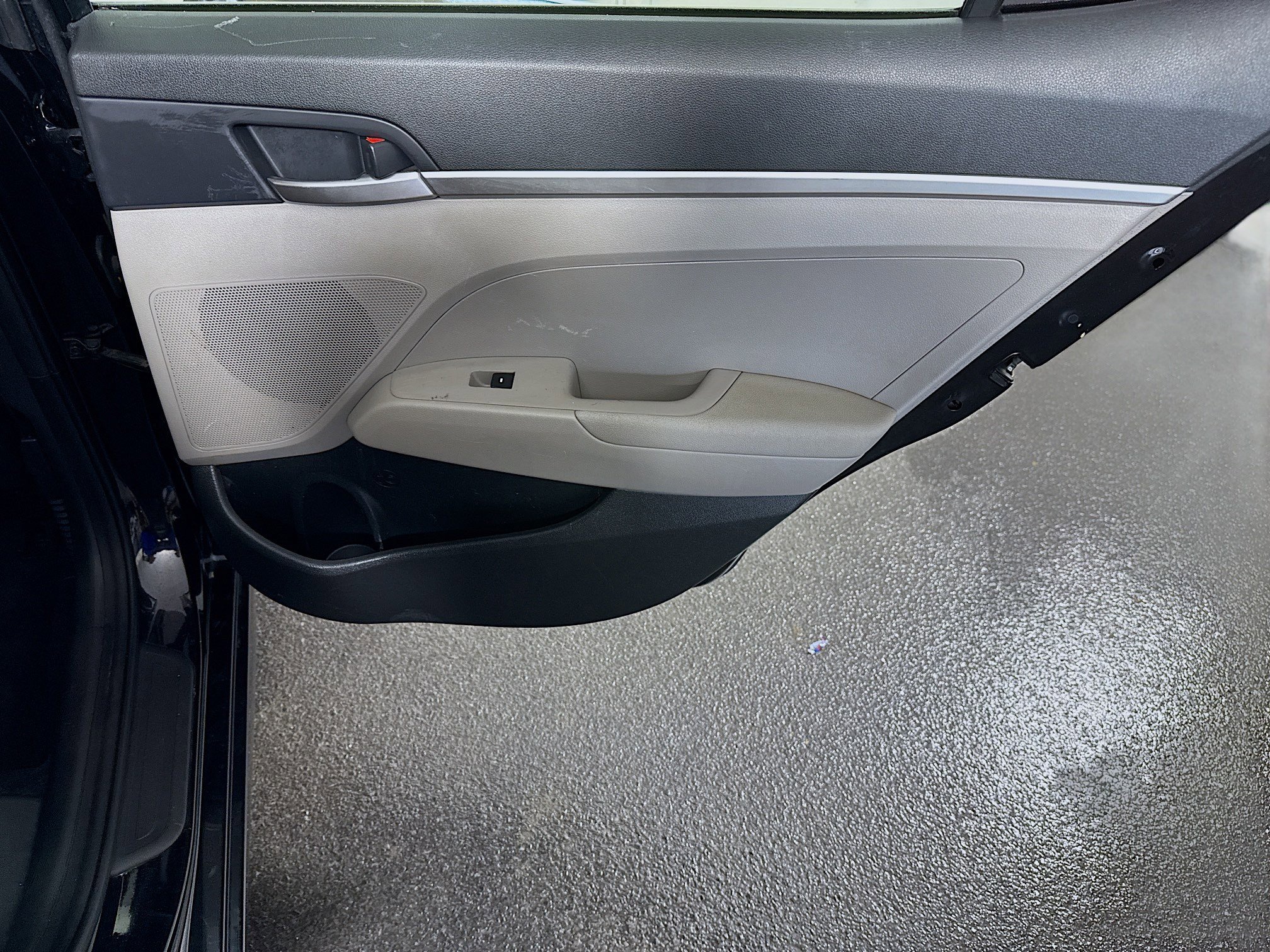 Used 2020 Hyundai Elantra SE FWD image 27