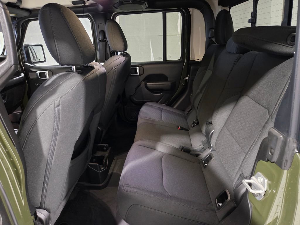 Used 2023 Jeep Gladiator Willys image 12