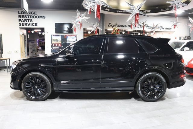 Used 2021 Bentley Bentayga Speed AWD/4WD image 16