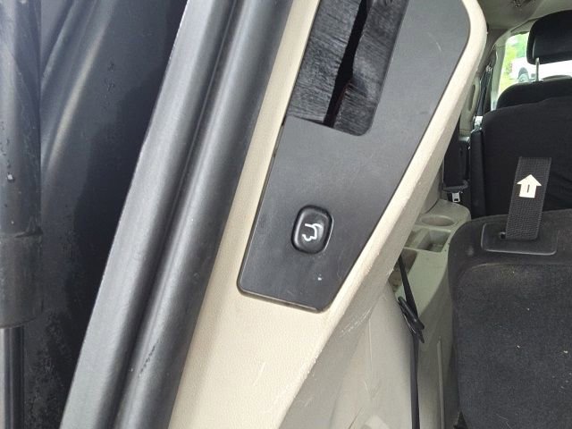 Used 2014 Dodge Grand Caravan SXT FWD image 13