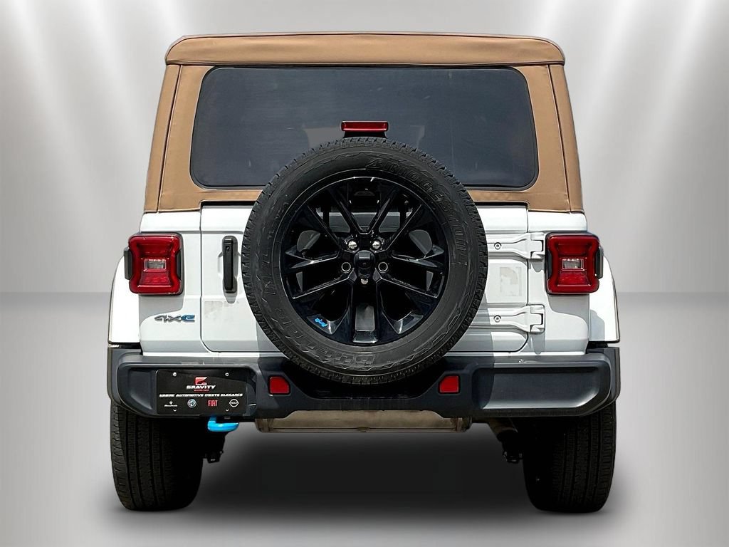 Used 2022 Jeep Wrangler Unlimited Sahara w/ Cold Weather Group AWD/4WD image 5