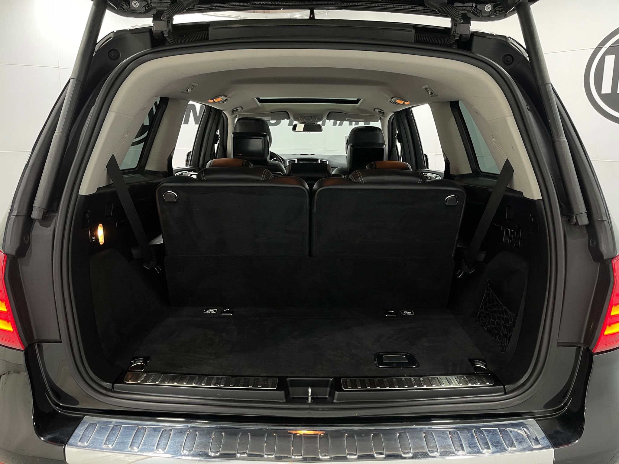 Used 2016 Mercedes-Benz GL 450 4MATIC w/ Premium I Package image 27