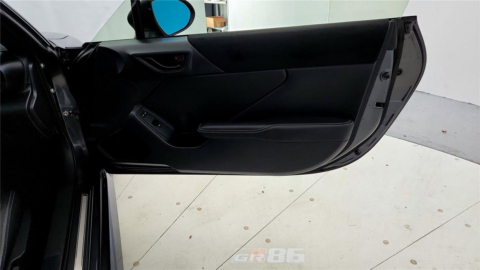 Used 2023 Toyota GR86 Premium w/ ALL Weather Mat Package (TMS) RWD image 18