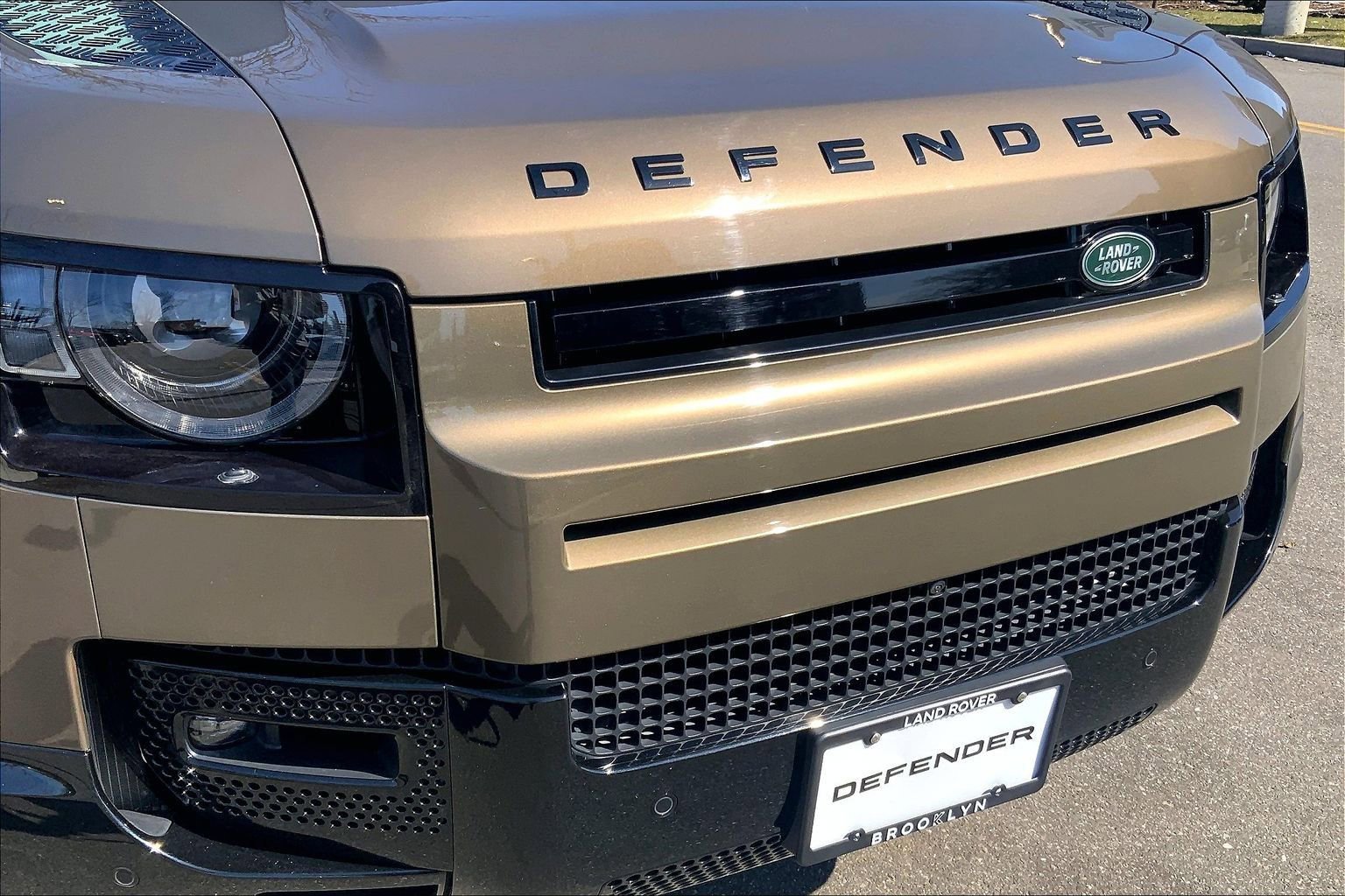 Used 2024 Land Rover Defender 110 X-Dynamic SE image 30