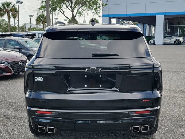 Used 2025 Chevrolet Traverse RS FWD image 11