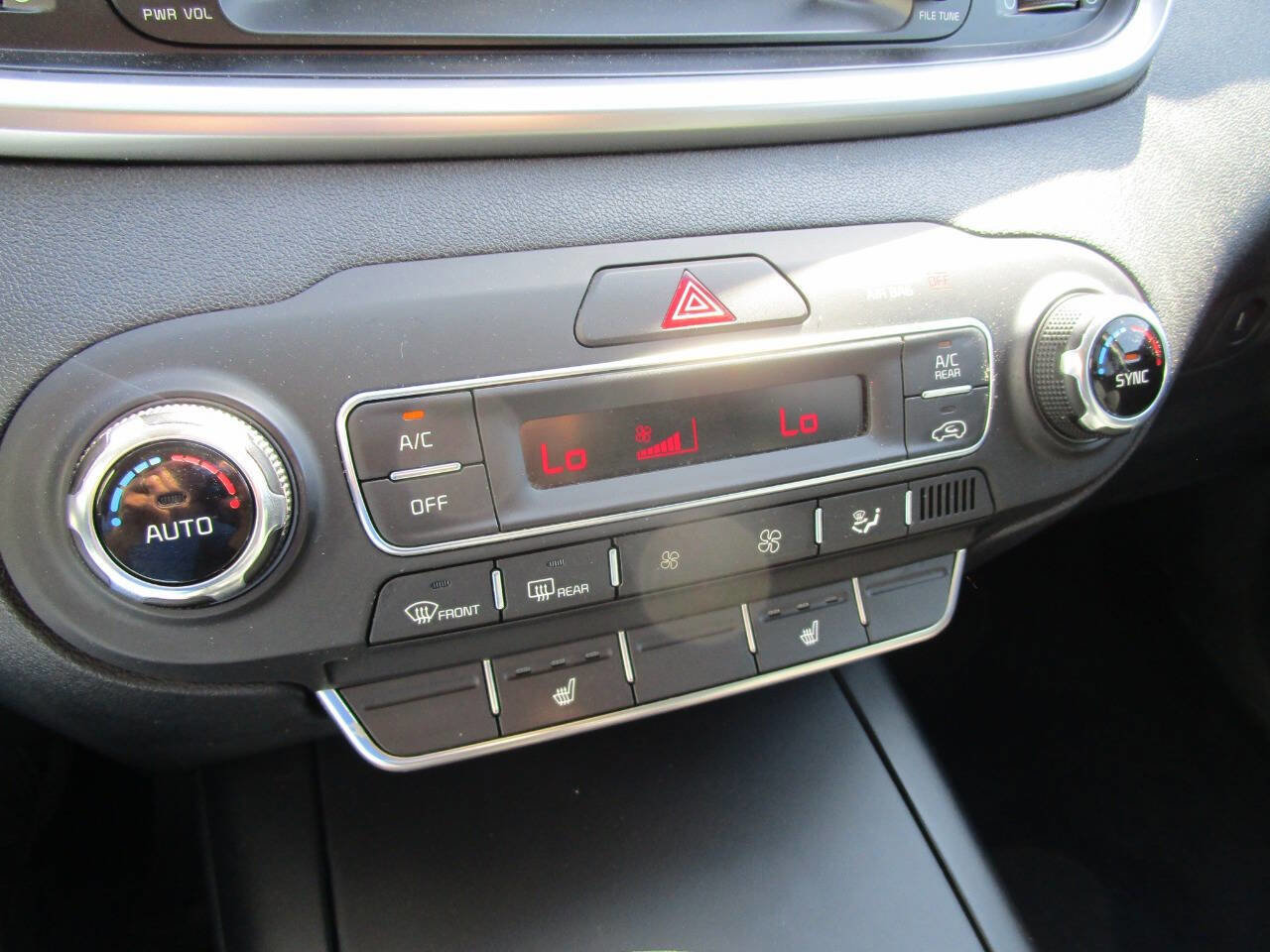 Used 2019 Kia Sorento S AWD/4WD image 12