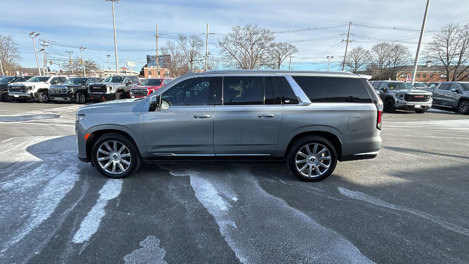 Certified 2024 Cadillac Escalade ESV Premium Luxury Platinum w/ Heavy-Duty Trailer Package image 4