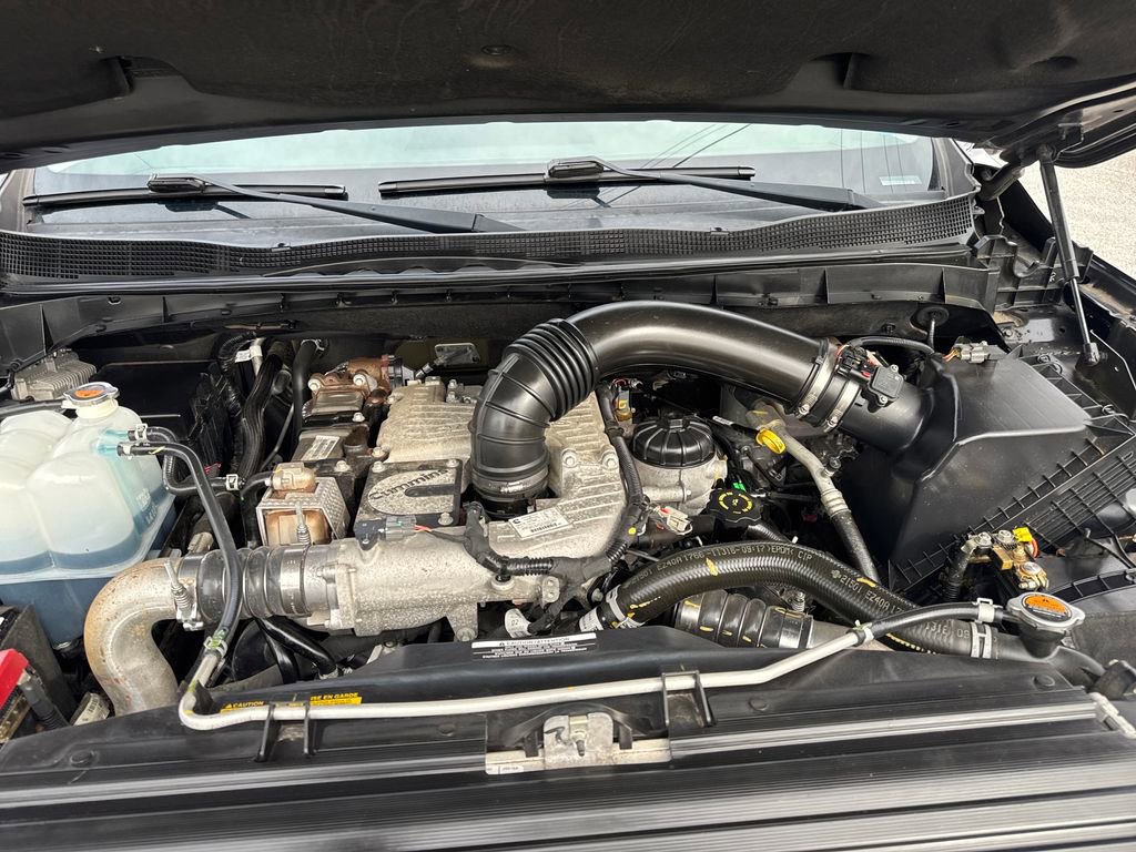 Used 2016 Nissan Titan S AWD/4WD image 21