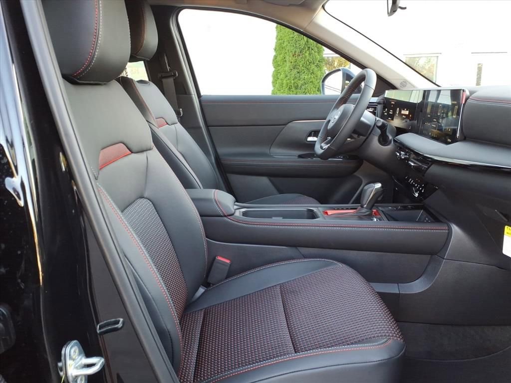 New 2026 Nissan Kicks SR w/ Cold Weather Package image 7