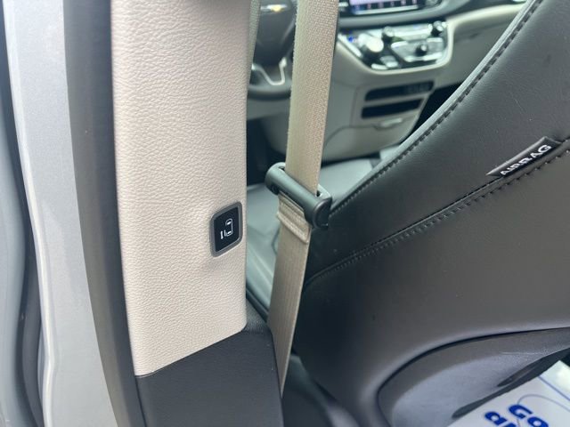 Used 2024 Chrysler Pacifica Touring-L image 45