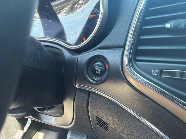 Used 2015 Jeep Grand Cherokee Limited AWD/4WD image 25