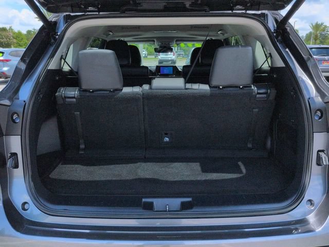 Certified 2024 Toyota Highlander XLE FWD image 13