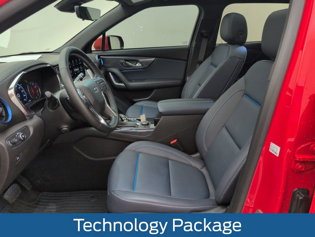 Used 2025 Chevrolet Blazer RS w/ Driver Confidence II Package AWD/4WD image 4