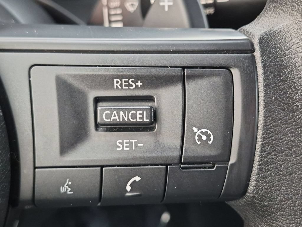 Used 2024 Nissan Rogue S AWD/4WD image 18