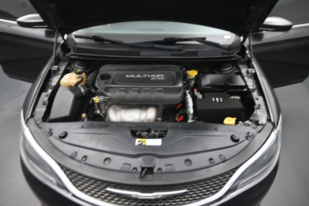 Used 2015 Chrysler 200 Limited w/ Convenience Group FWD image 41