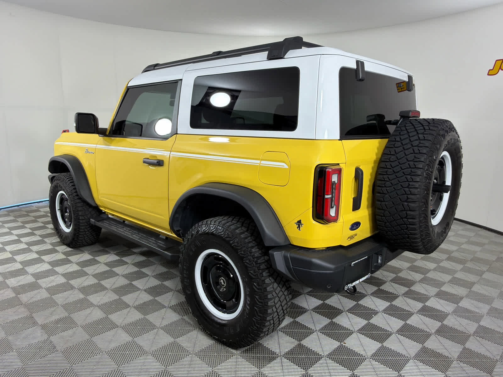 Used 2024 Ford Bronco Heritage Edition AWD/4WD image 3