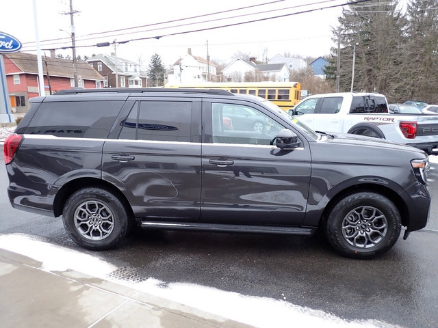 Certified 2025 Ford Expedition Active image 8