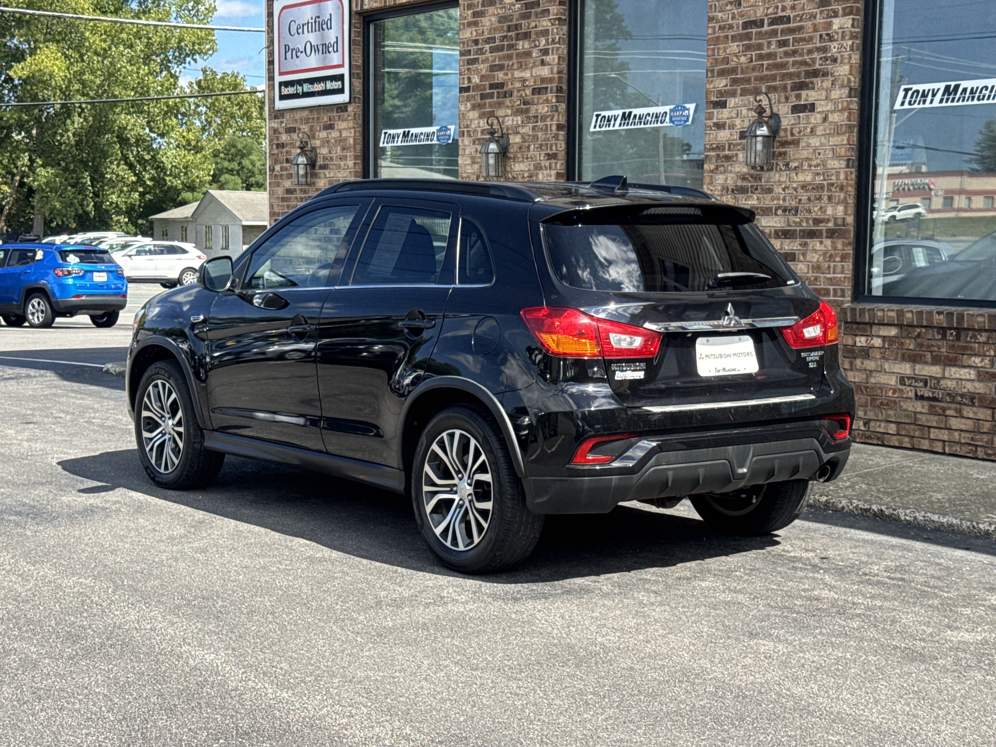 Used 2018 Mitsubishi Outlander Sport SEL AWD/4WD image 3
