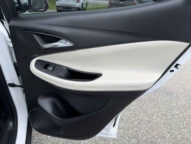 Used 2022 Buick Encore GX Select FWD image 31
