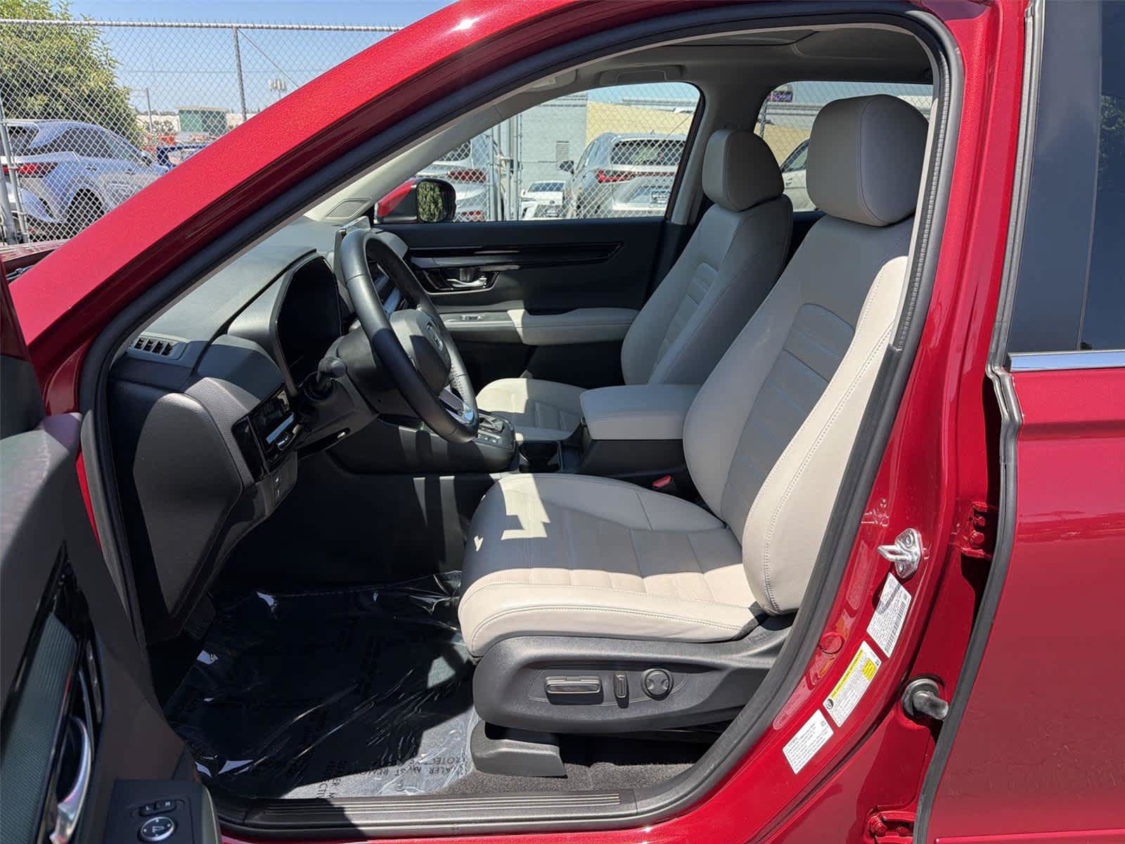 Used 2025 Honda CR-V EX-L image 12