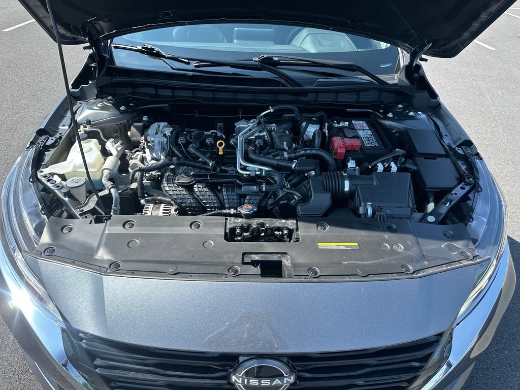 Used 2025 Nissan Altima 2.5 SV FWD image 11