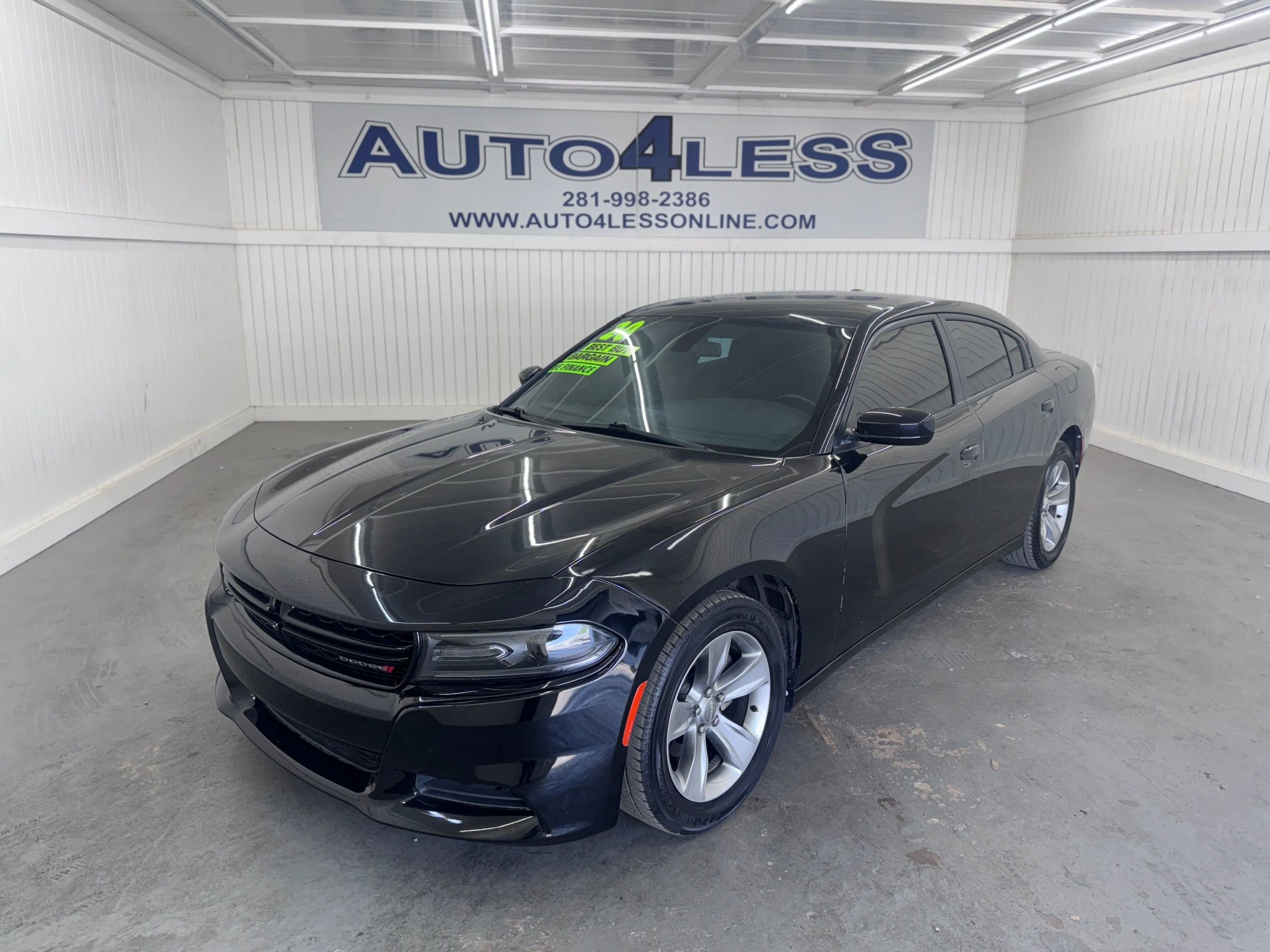 Used 2020 Dodge Charger SXT image 1
