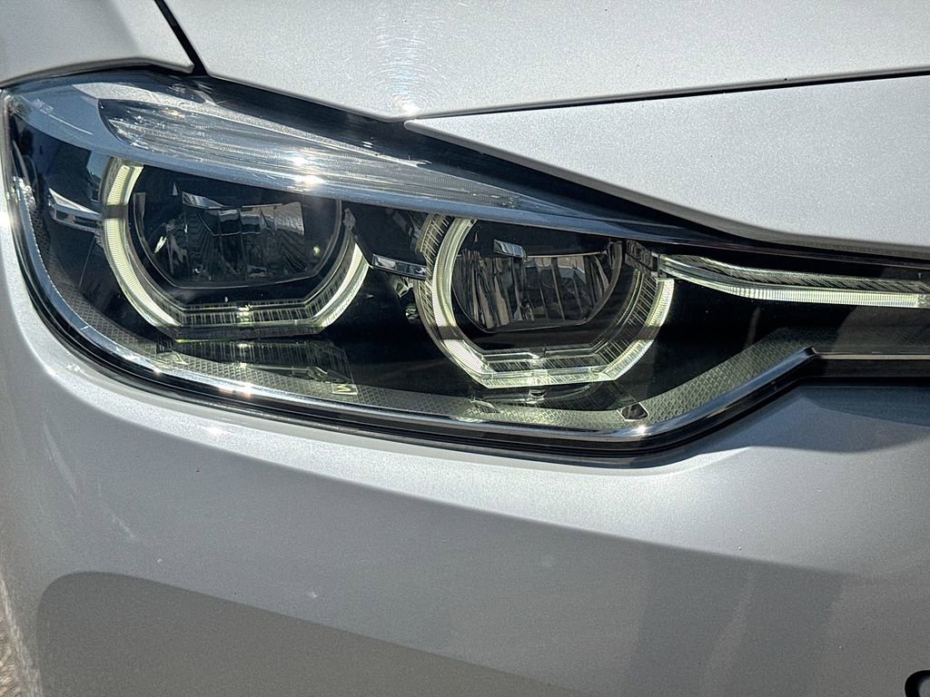Used 2018 BMW 320i Sedan RWD image 38