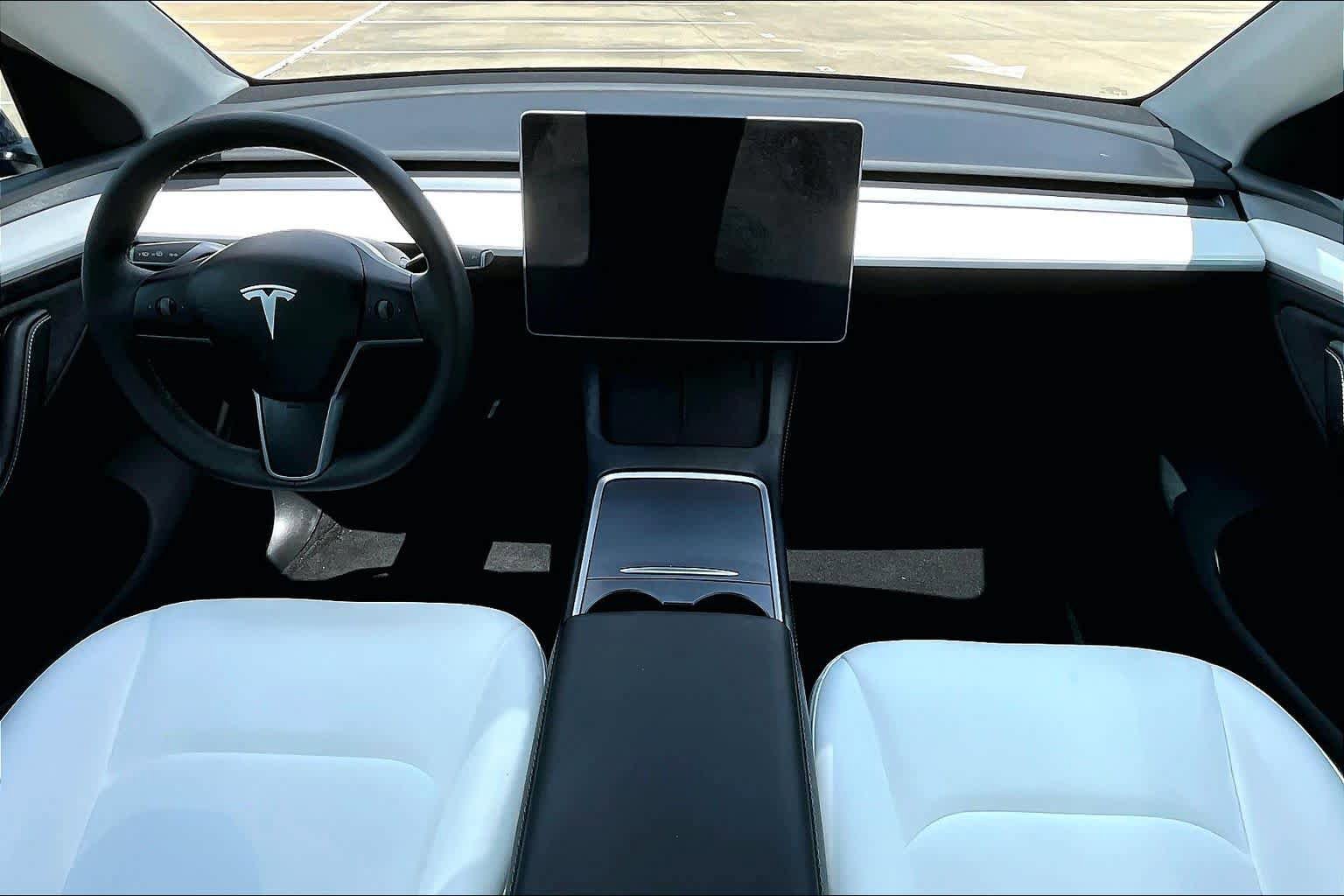 Used 2025 Tesla Model Y Long Range RWD image 15