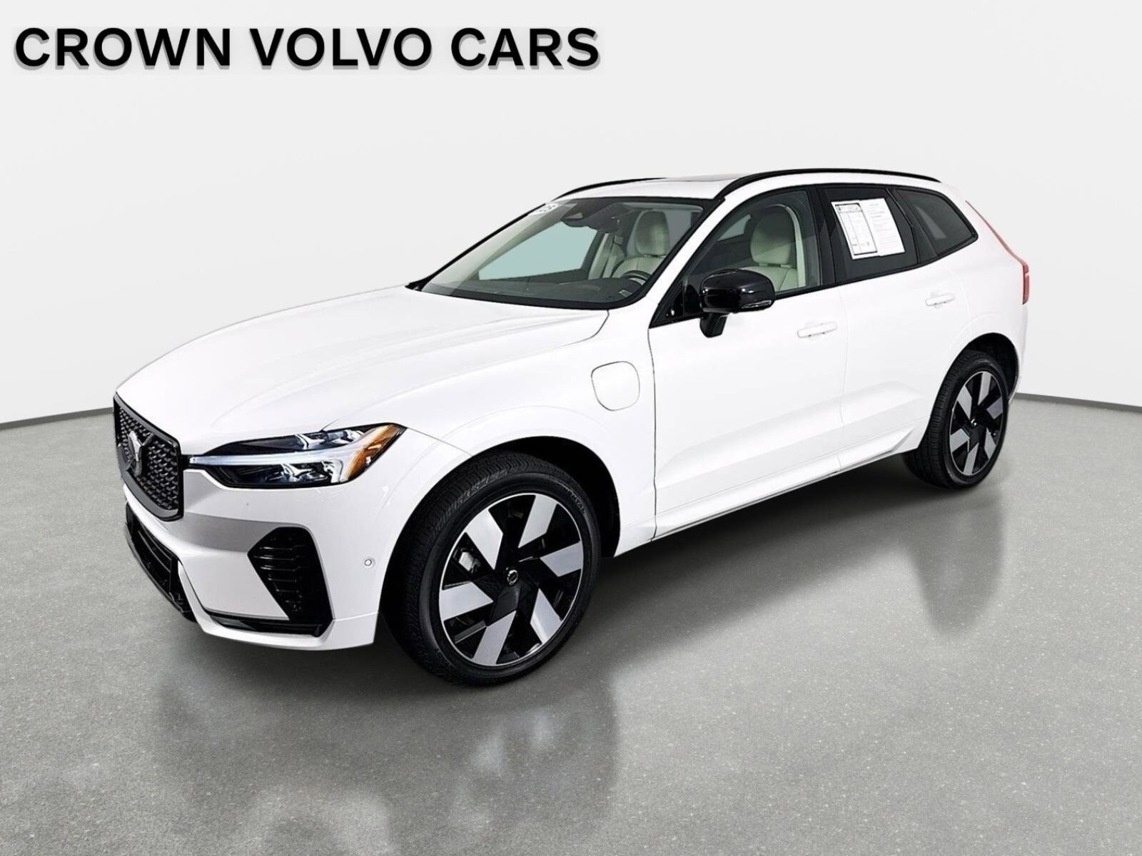 Used 2025 Volvo XC60 T8 Plus w/ Protection Package Premier AWD/4WD image 1