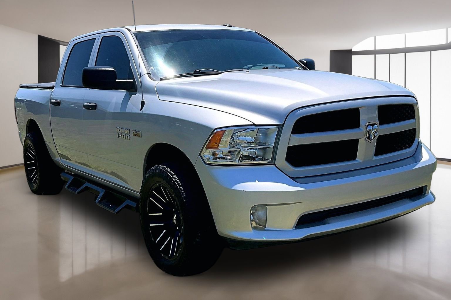 Used 2018 RAM 1500 Express w/ Express Value Package RWD image 1