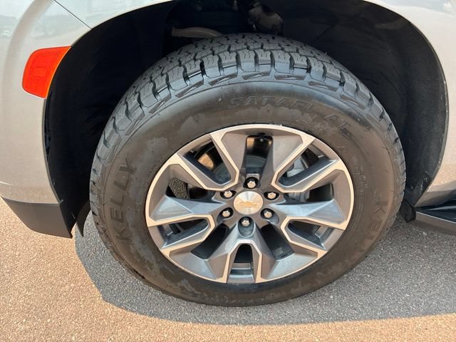 Used 2023 Chevrolet Tahoe LT w/ Luxury Package AWD/4WD image 9