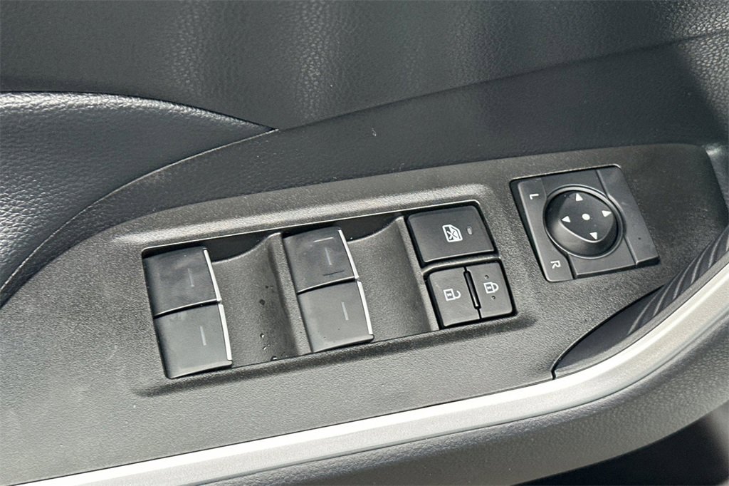Used 2025 Toyota RAV4 XLE image 12
